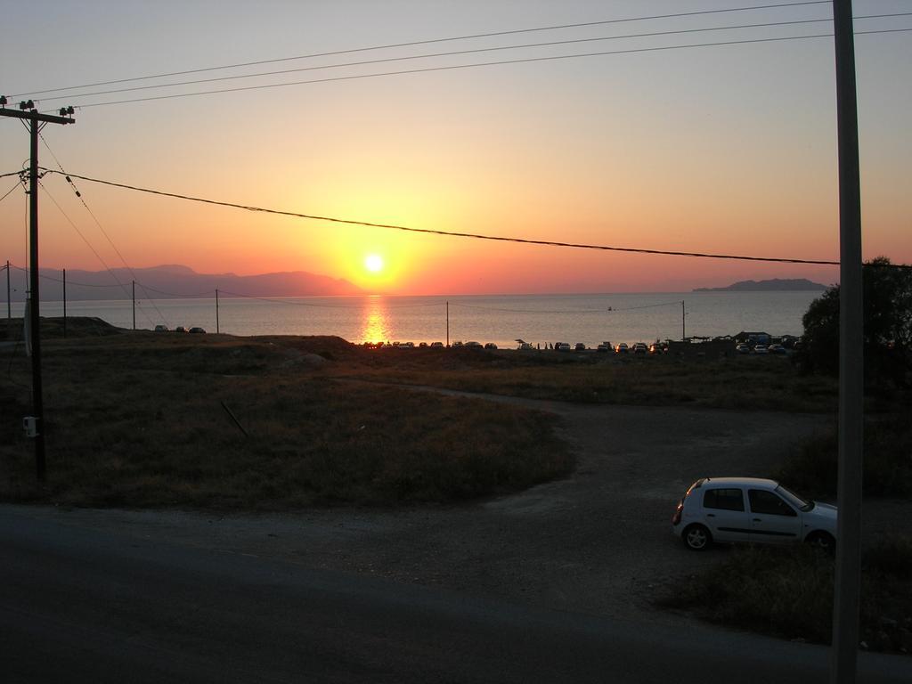 Apartment Next To The Sea In Poseidonia Posidhonia  ภายนอก รูปภาพ